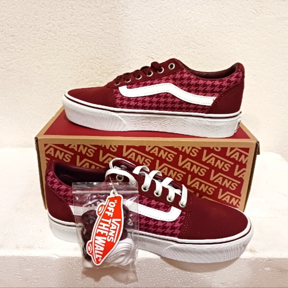 Vans - Picture 3 of 4